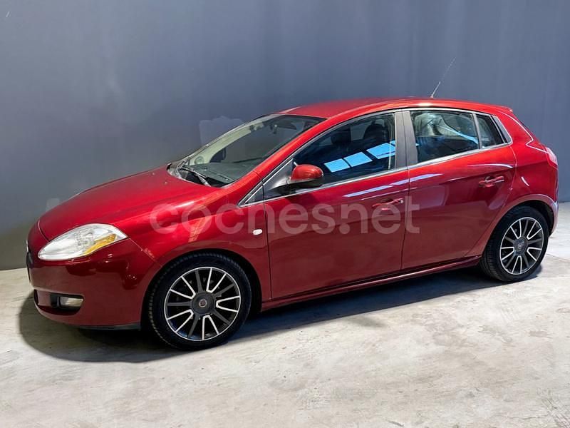 Granate Usado 2010 Fiat Bravo Dynamic Utilitario | 3900 € (Buen precio) - Imagen 1/4