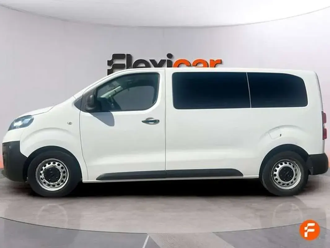 Usado Opel Zafira Life Business 120 CV (88 kW) 2020 Blanco Monovolumen