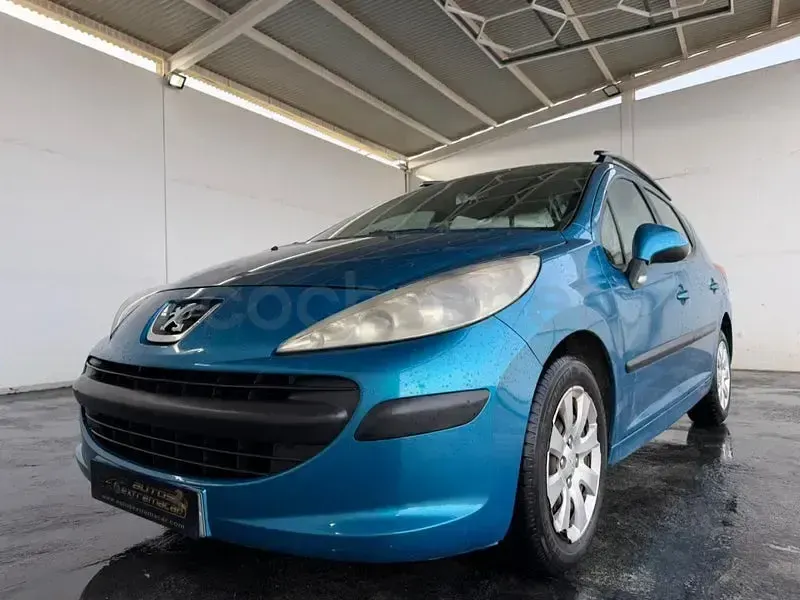 Usado Peugeot 207 90 CV (66 kW) 2008 Azul Familiar
