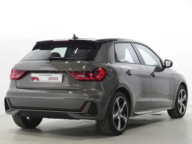 Usado Audi A1 Sportback 116 CV (85 kW) 2025 Gris / plata Utilitario