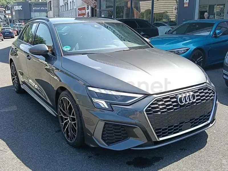 Usado Audi A3 S-Line 116 CV (85 kW) 2021 Gris / plata Berlina