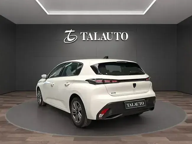 Usado Peugeot 308 Active 130 CV (95 kW) 2023 Blanco Berlina