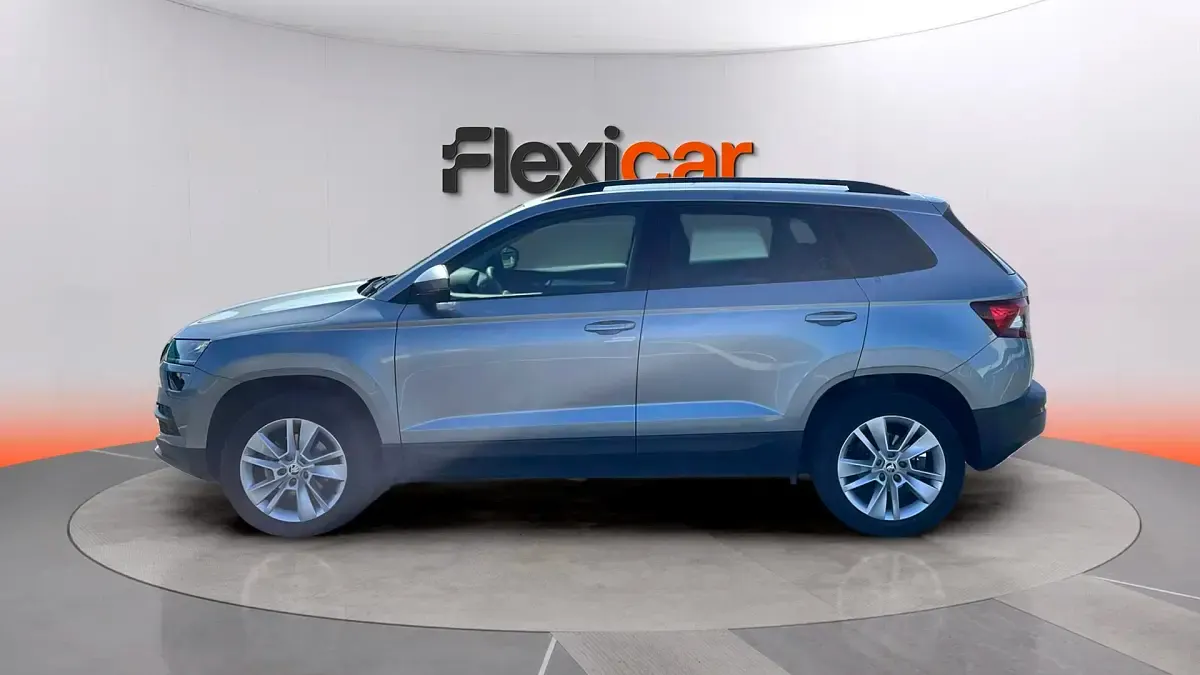 Usado Skoda Karoq Style 150 CV (110 kW) 2020 Gris SUV