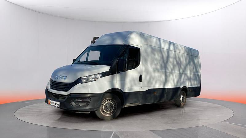 Usado Iveco Daily 156 CV (114 kW) 2023 Blanco Berlina
