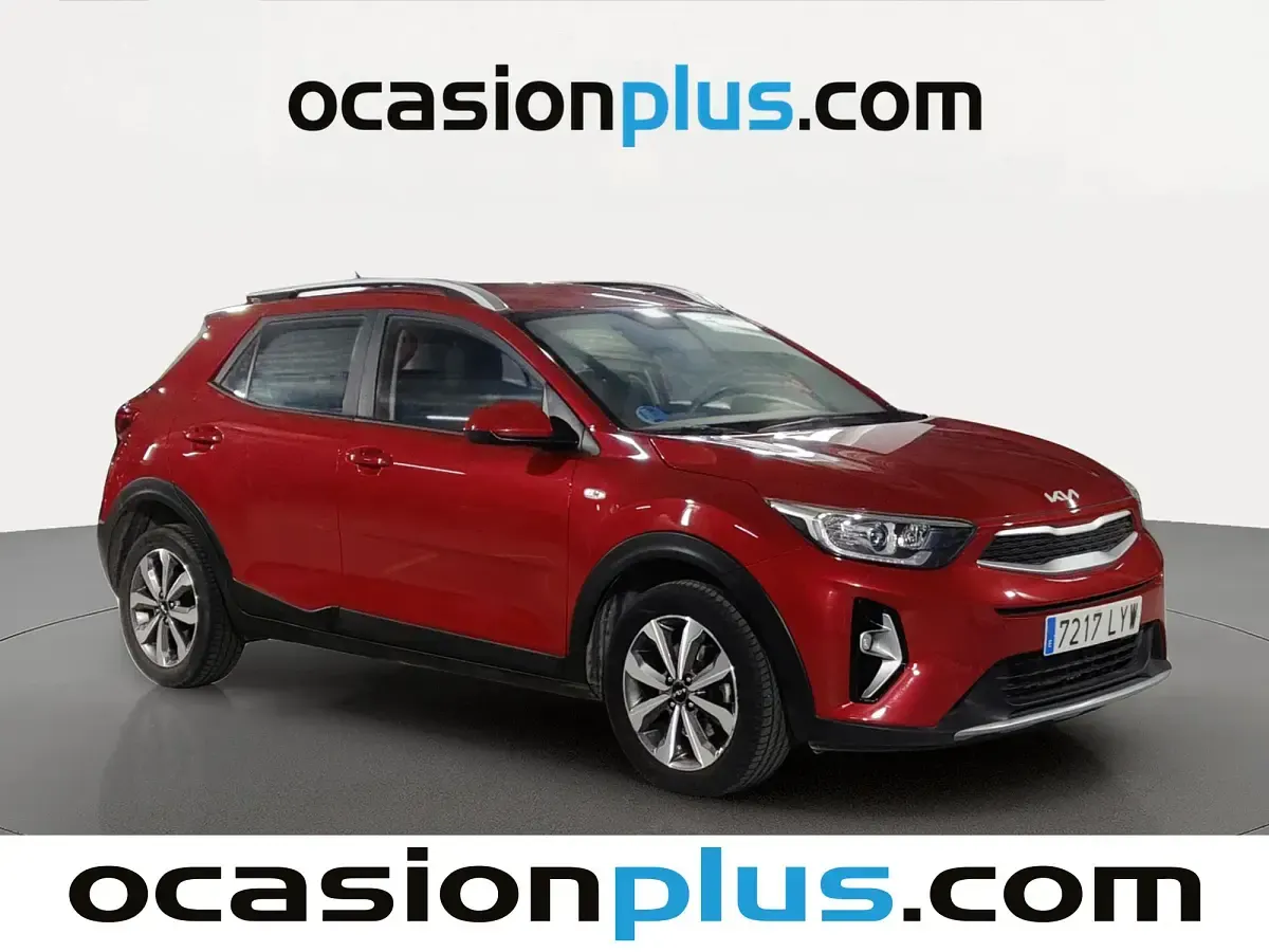 Usado Kia Stonic 100 CV (73 kW) 2022 Rojo SUV
