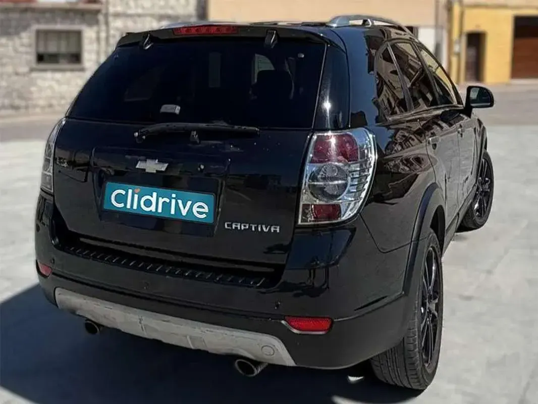 Usado Chevrolet Captiva LTZ 184 CV (135 kW) 2012 Negro SUV