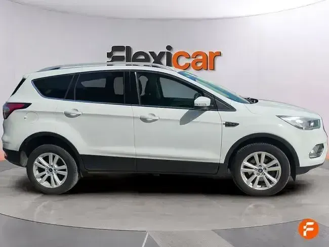 Używany Ford Kuga Trend+ 120 KM (88 kW) 2019 Biały SUV