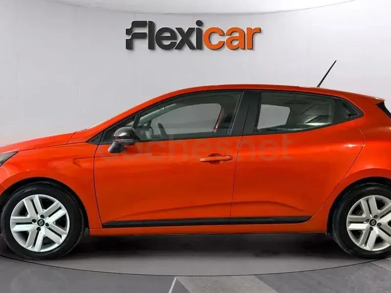 Usado Renault Clio V Techno 100 CV (73 kW) 2025 Naranja Berlina