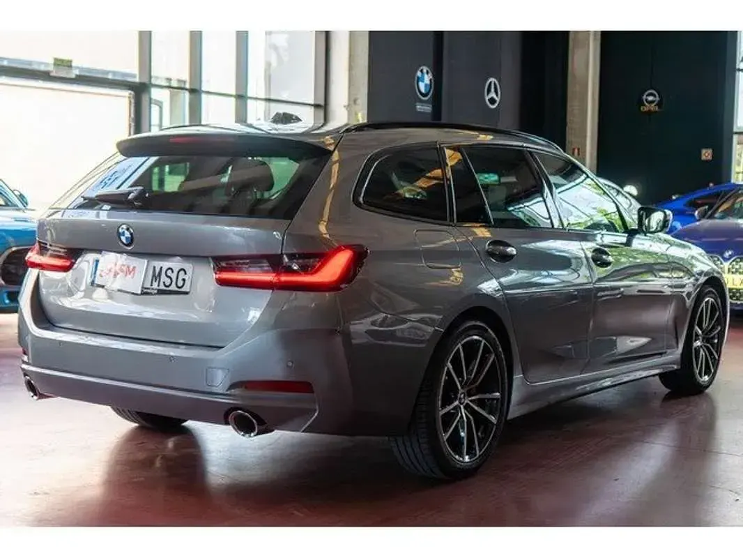 Usado BMW 330 Shadowline 245 CV (180 kW) 2024 Gris Familiar