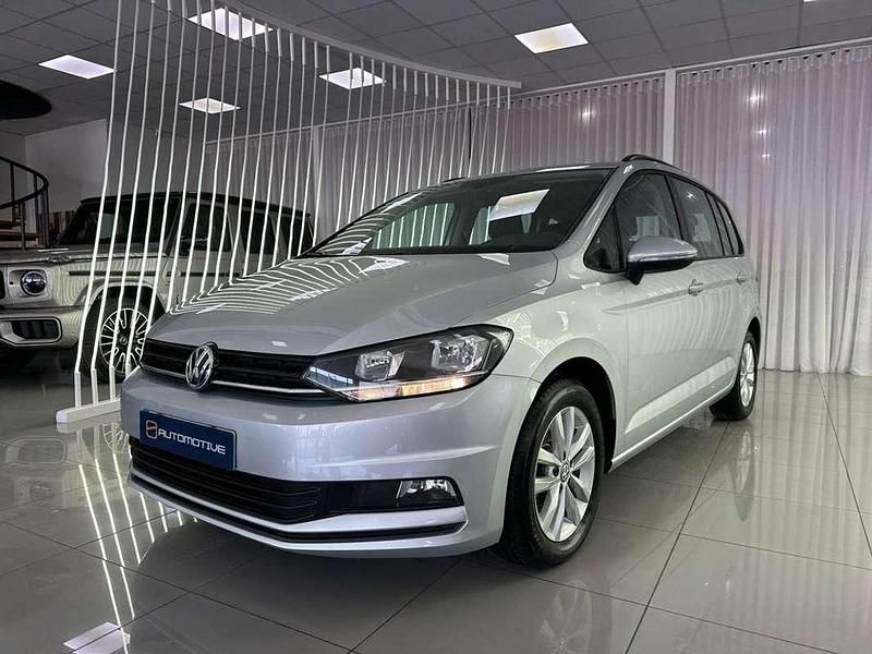 Usado VW Touran Business 110 CV (80 kW) 2019 Gris Monovolumen