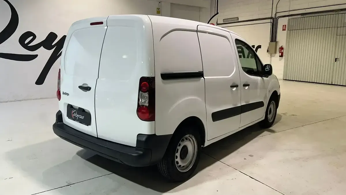 Usado Citroën Berlingo 75 CV (55 kW) 2017 Blanco Monovolumen