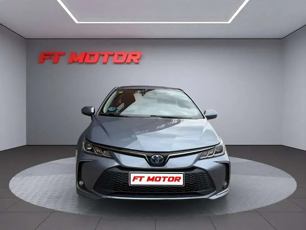 Usado Toyota Corolla Eco 139 CV (102 kW) 2024 Azul Berlina