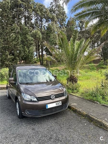 Usado VW Caddy Trendline 102 CV (75 kW) 2014 Marrón Monovolumen