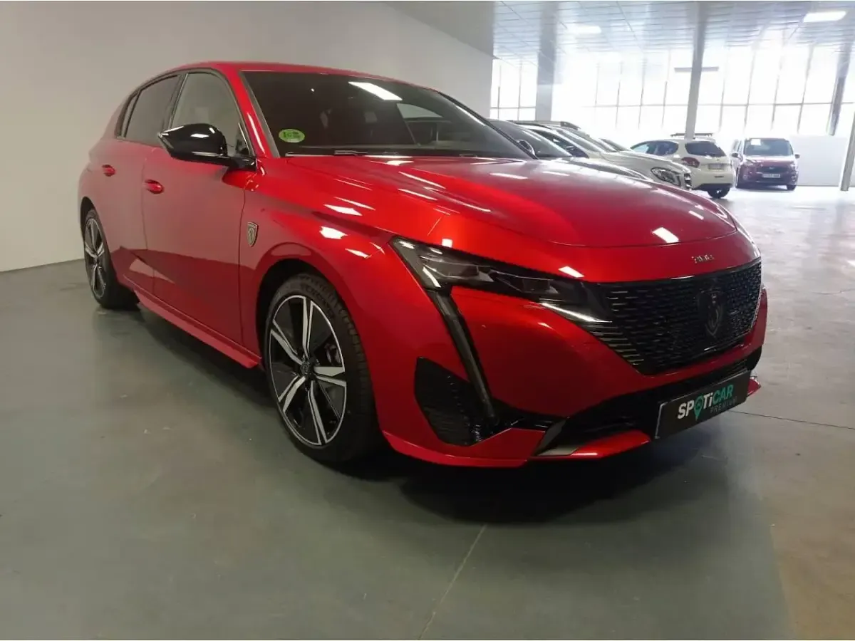 Usado Peugeot 308 GT 130 CV (95 kW) 2022 Rojo Berlina