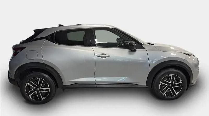 Usado Nissan Juke N-Connecta 114 CV (83 kW) 2025 Diamond silver (metalizado) SUV