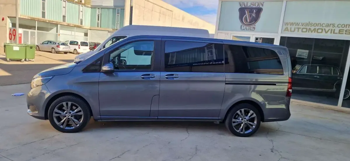 Usado Mercedes V220 Exclusive 163 CV (119 kW) 2019 Gris Monovolumen