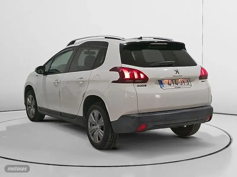 Usado Peugeot 2008 Style 110 CV (80 kW) 2017 Blanco SUV