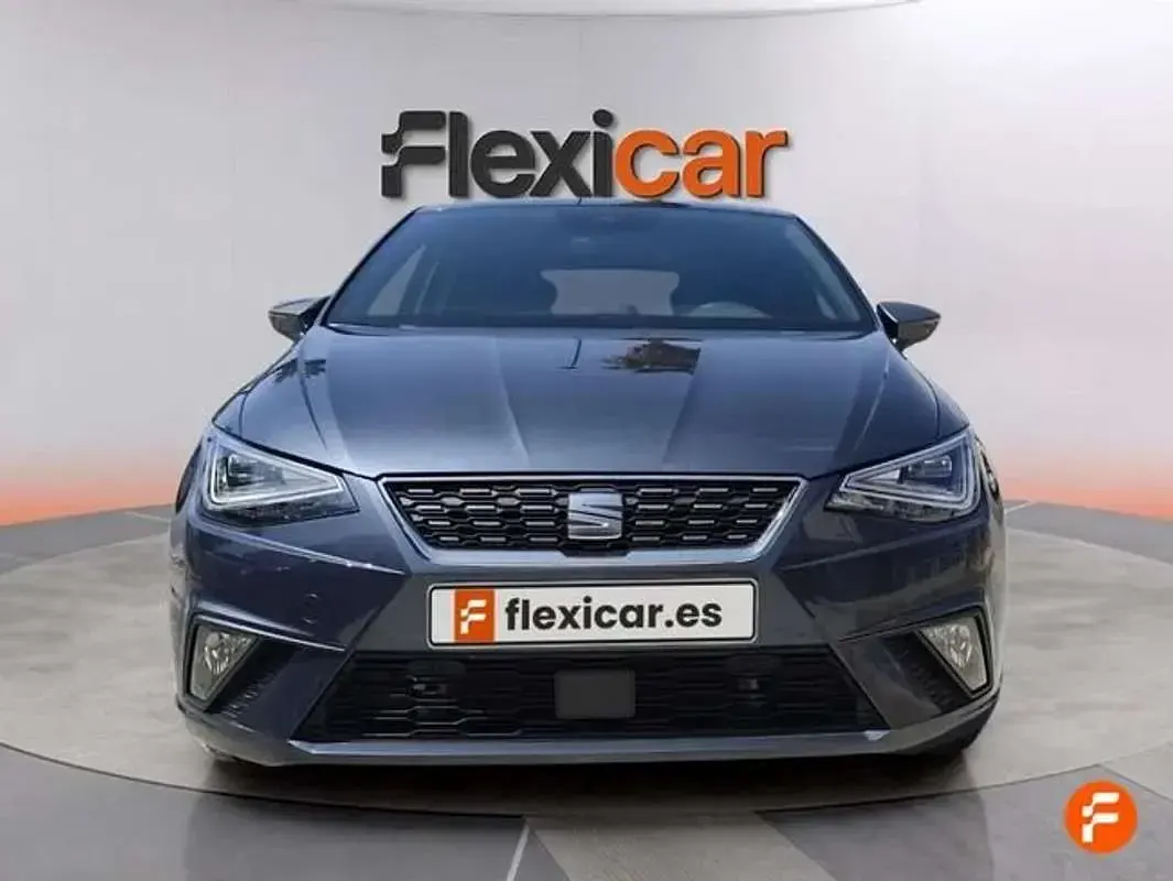 Usado Seat Ibiza 116 CV (85 kW) 2024 Gris Utilitario
