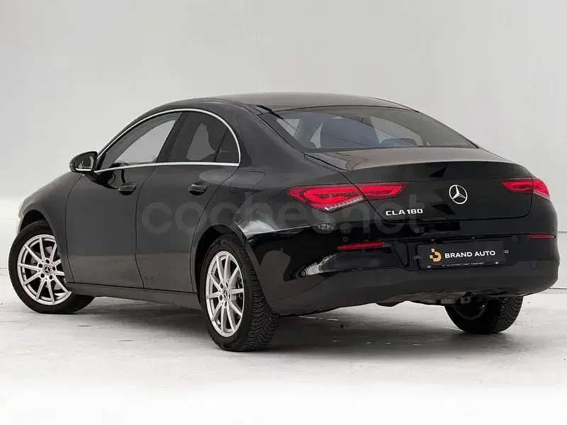 Usado Mercedes CLA180 136 CV (100 kW) 2023 Negro Berlina
