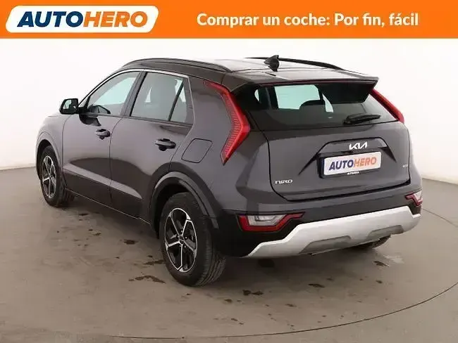 Usado Kia Niro 141 CV (103 kW) 2022 Gris SUV