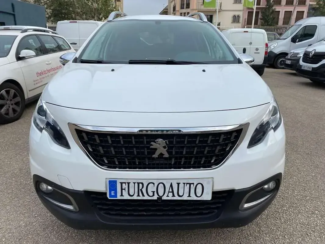 Usado Peugeot 2008 Style 82 CV (60 kW) 2019 Blanco SUV