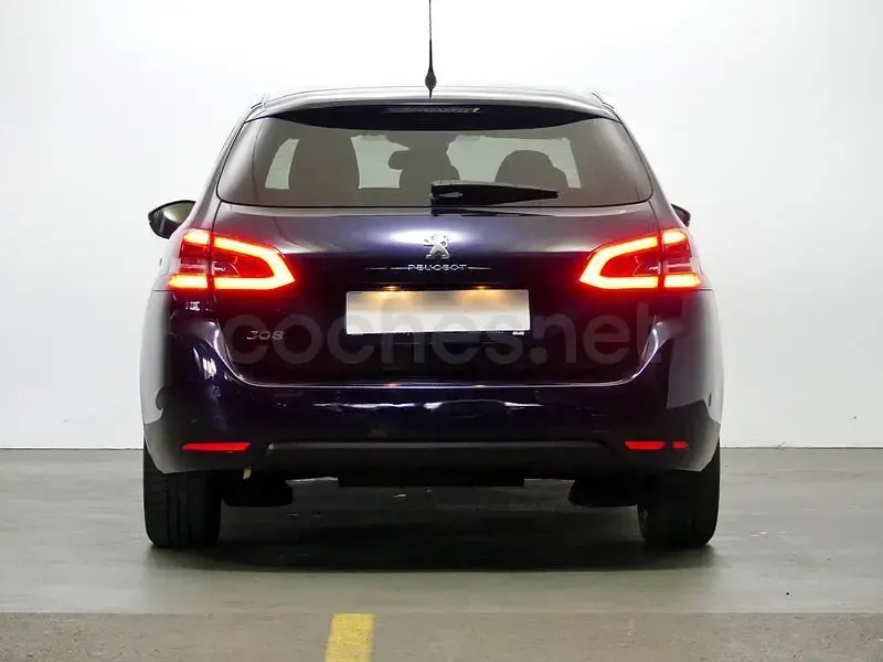 Usado Peugeot 308 SW Style 130 CV (95 kW) 2017 Azul Familiar