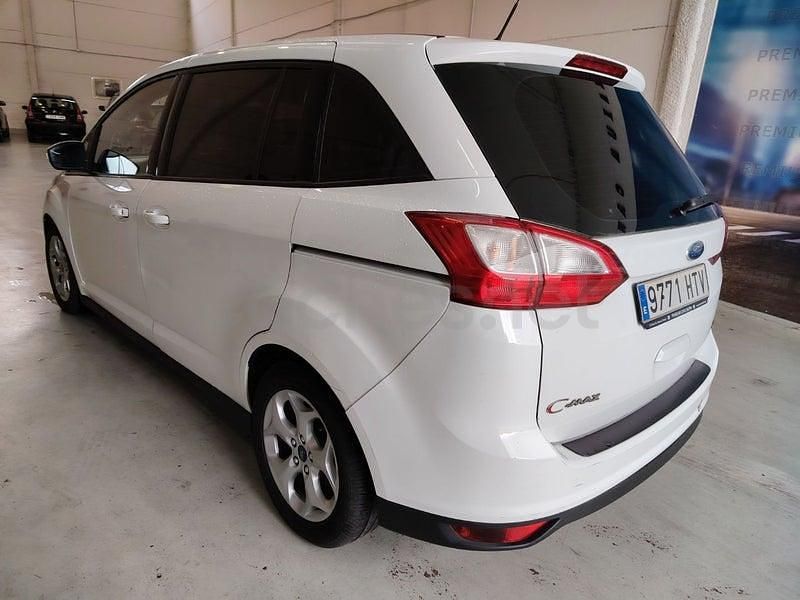 Usado Ford Grand C-Max Trend 125 CV (91 kW) 2013 Blanco Monovolumen