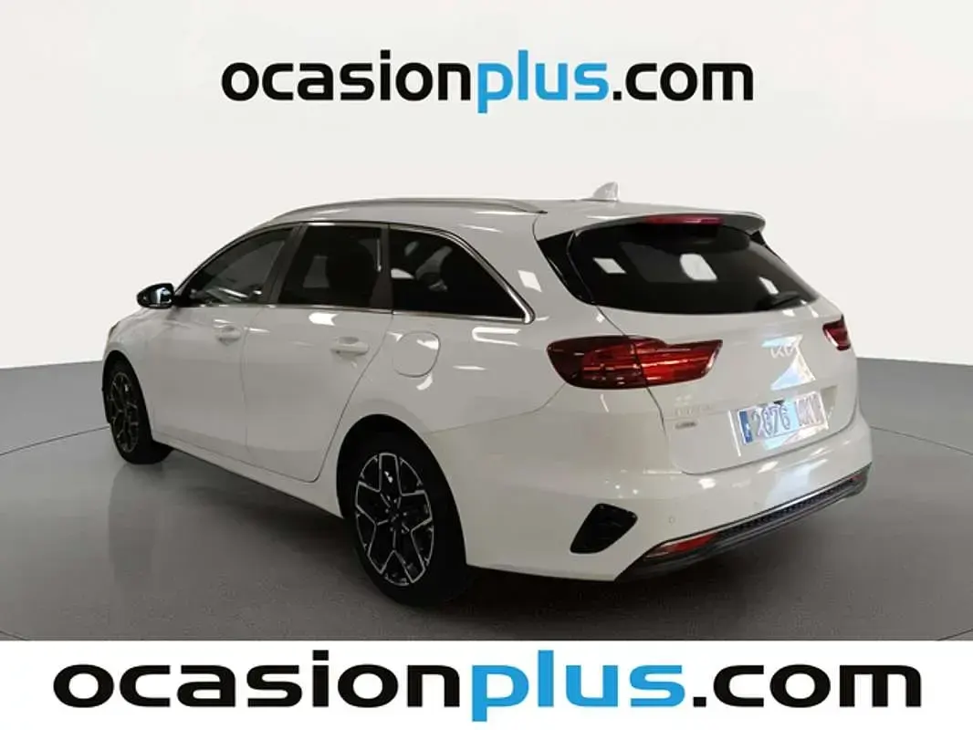 Usado Kia Ceed Style 101 CV (74 kW) 2025 Blanco Utilitario