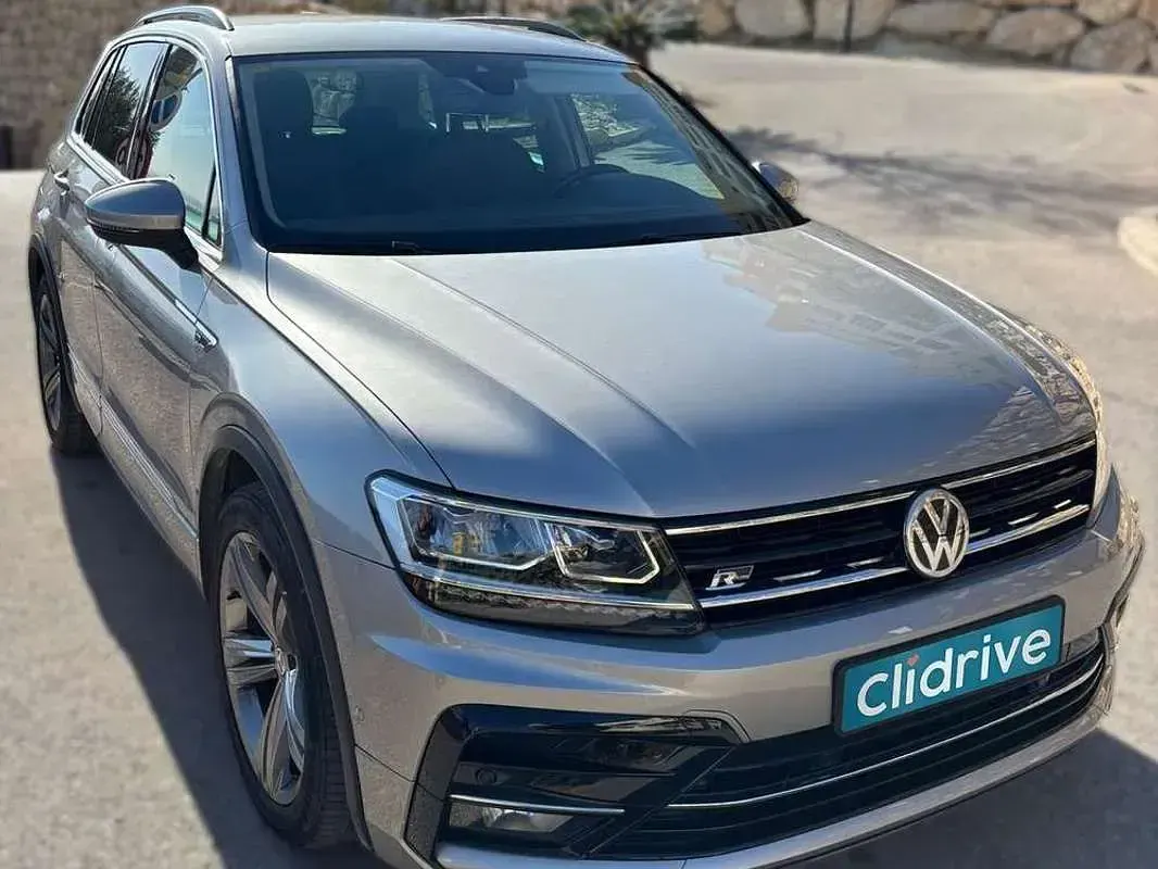 Usado VW Tiguan Sport 150 HP (110 kW) 2018 Cinzento SUV