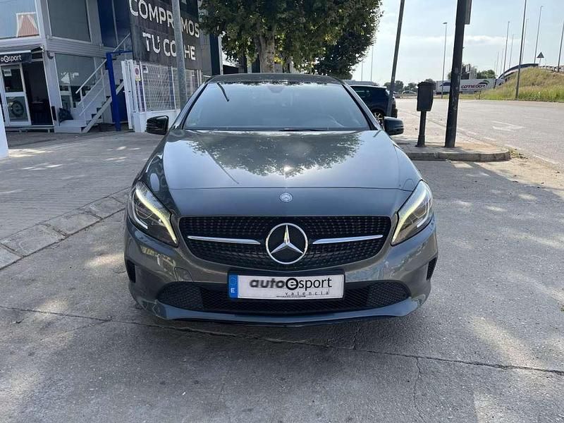 Usado Mercedes A200 Style 136 CV (100 kW) 2016 Gris Utilitario