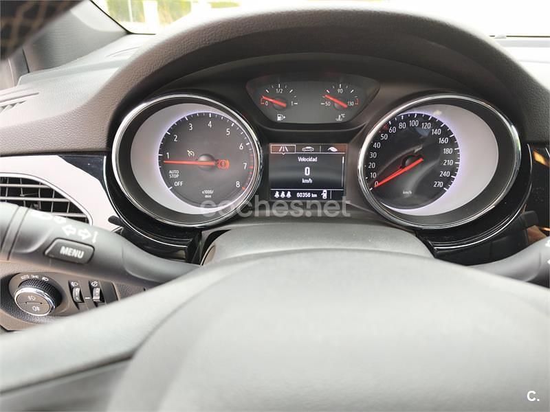 Usado Opel Astra Dynamic 125 CV (91 kW) 2018 Blanco Familiar