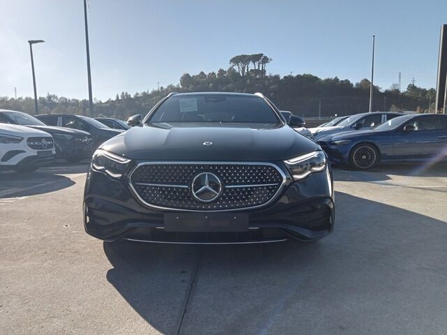 Usado Mercedes E220 197 CV (144 kW) 2024 Gris Familiar
