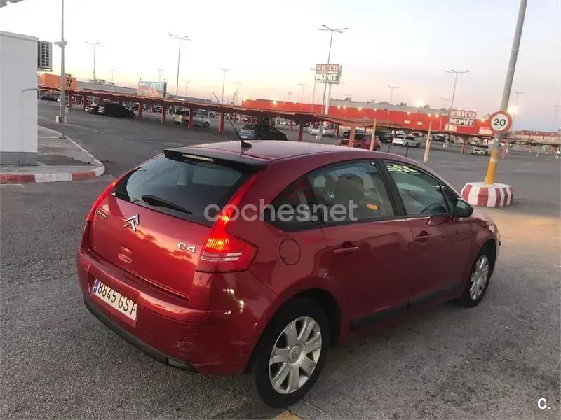 Usado Citroën C4 110 CV (80 kW) 2010 Rojo Berlina