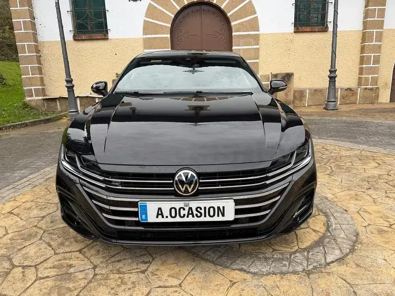 Usado VW Arteon R-line 150 CV (110 kW) 2023 Negro Familiar