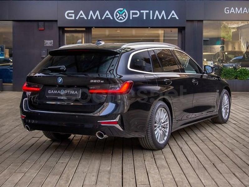 Usado BMW 330e Comfort Edition 292 CV (214 kW) 2021 Negro Familiar