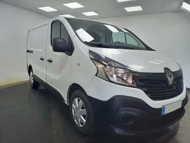 Usado Renault Trafic 95 CV (69 kW) 2018 Blanco Monovolumen