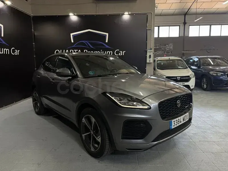 Usado Jaguar E-Pace R-Dynamic 163 CV (119 kW) 2023 Gris / plata SUV