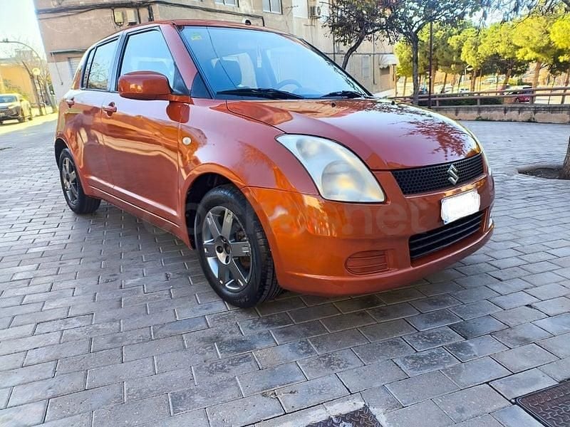 Usado Suzuki Swift GL 92 CV (67 kW) 2006 Marrón Utilitario