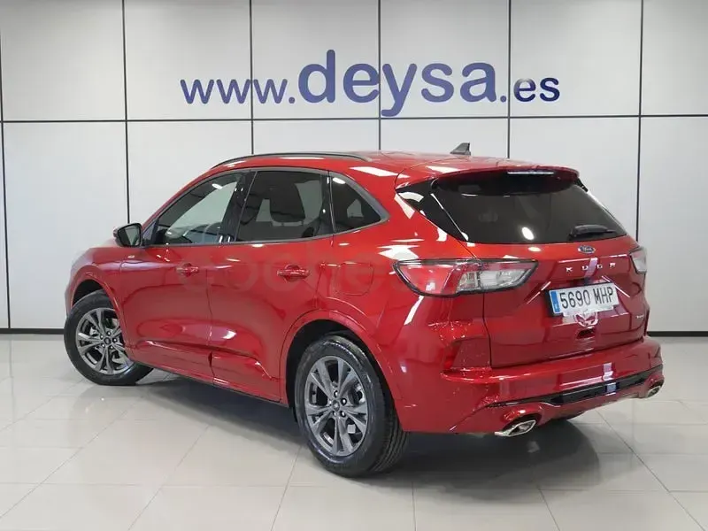 Usado Ford Kuga ST-Line 190 CV (139 kW) 2023 Rojo SUV