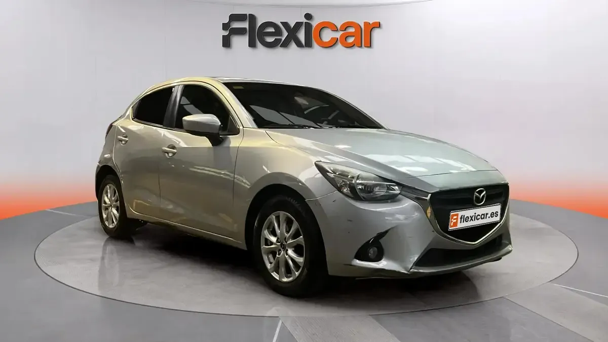 Używany Mazda 2 Luxury 90 KM (66 kW) 2017 Hatchback