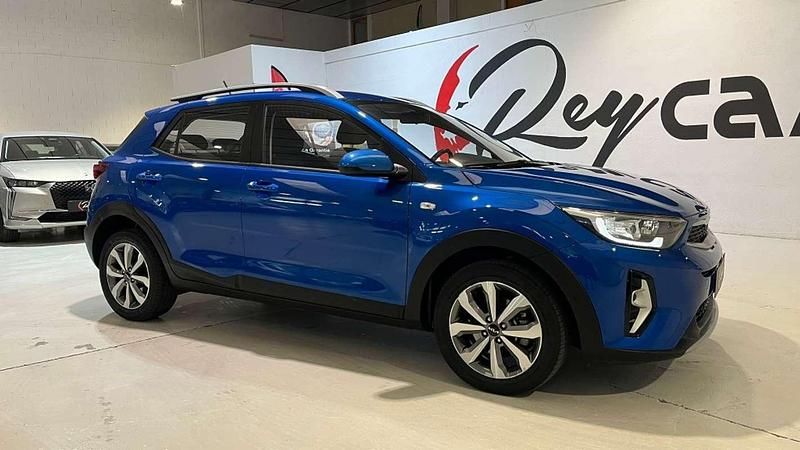Usado Kia Stonic 101 CV (74 kW) 2023 Azul SUV