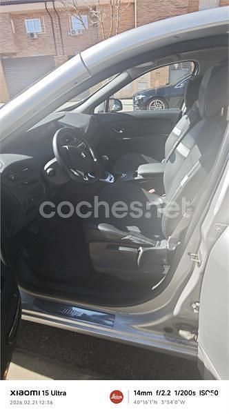 Usado Renault Scénic III Bose Edition 130 CV (95 kW) 2013 Gris / plata Monovolumen