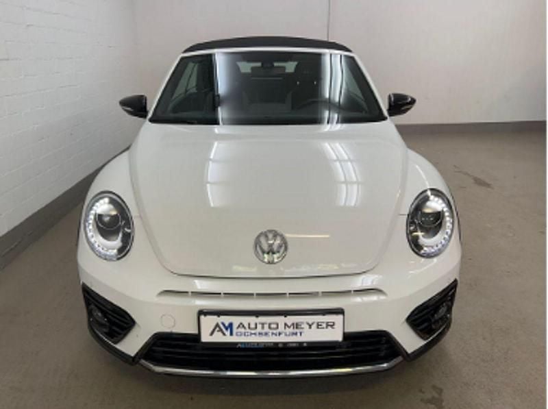 Usado VW Beetle Cabriolet R-line 150 CV (110 kW) 2018 Blanco metalizado Descapotable