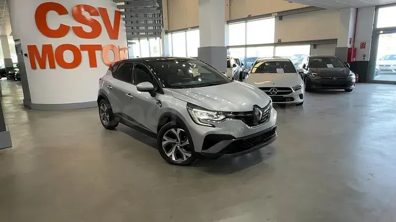 Usado Renault Captur RS Line 160 CV (117 kW) 2022 Gris / plata SUV