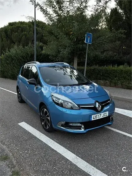Usado Renault Scénic III Bose Edition 130 CV (95 kW) 2015 Azul Monovolumen