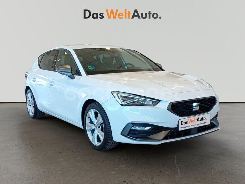 Blanco Usado 2025 Seat Leon Style Berlina | 28.500 € (Un poco caro) - Imagen 1/4