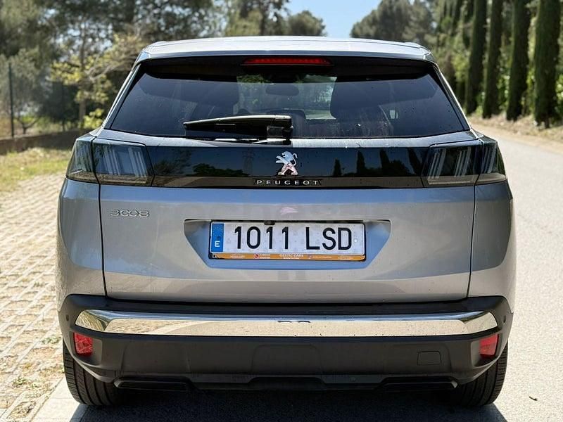 Usado Peugeot 3008 Allure 130 CV (95 kW) 2021 Gris / plata SUV