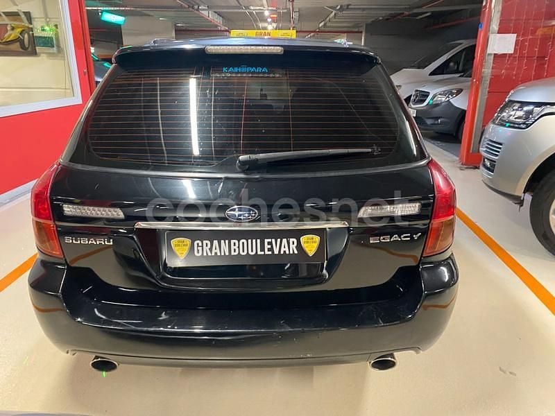 Usado Subaru Legacy 165 CV (121 kW) 2006 Negro Familiar