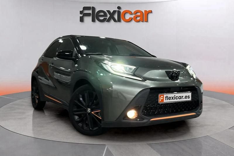 Verde Usado 2022 Toyota Aygo Edition Utilitario | 14.990 € (Un poco caro) - Imagen 1/4