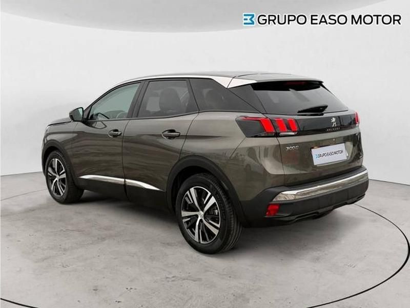 Usado Peugeot 3008 Allure 130 CV (95 kW) 2020 Gris SUV